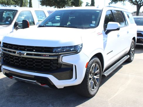Used 2022 Chevrolet Suburban Z71 w/ Z71 Off-Road Package AWD/4WD image 5
