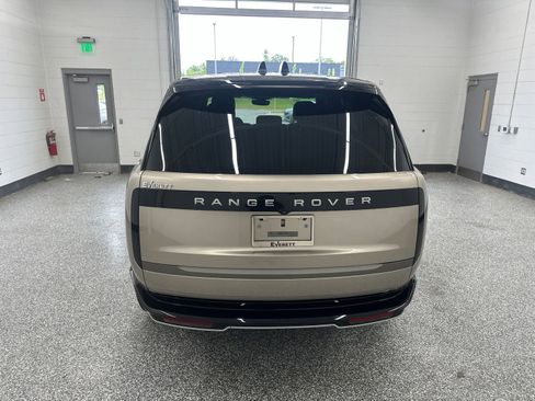 Used 2025 Land Rover Range Rover SE AWD/4WD image 7