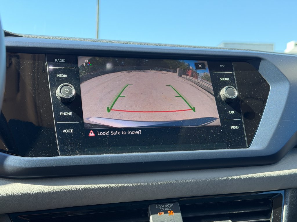 Certified 2023 Volkswagen Taos SE FWD image 18