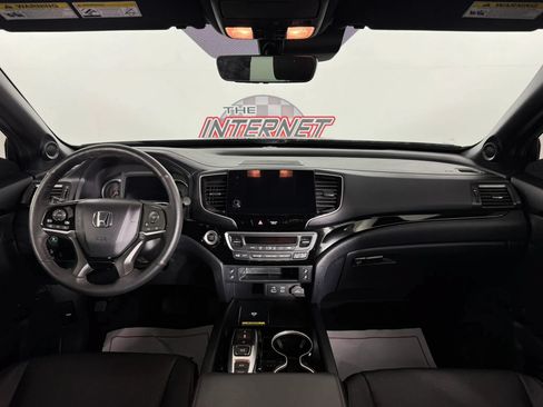 Used 2024 Honda Passport Black Edition image 11