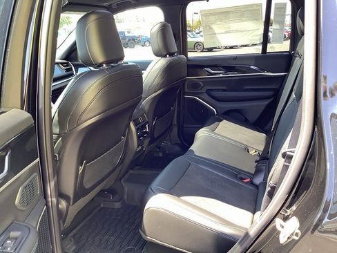 New 2023 Jeep Grand Cherokee Trailhawk w/ Luxury Tech Group III image 25