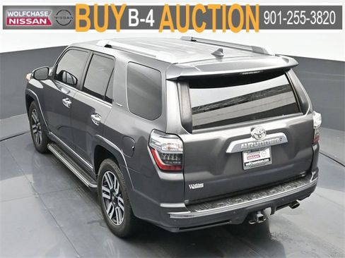 Used 2018 Toyota 4Runner SR5 image 32