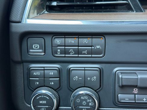 Certified 2026 Chevrolet Tahoe High Country AWD/4WD image 41