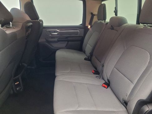 Used 2019 RAM 1500 Big Horn AWD/4WD image 18