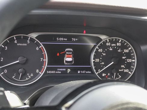 Used 2023 Nissan Rogue SV FWD image 29