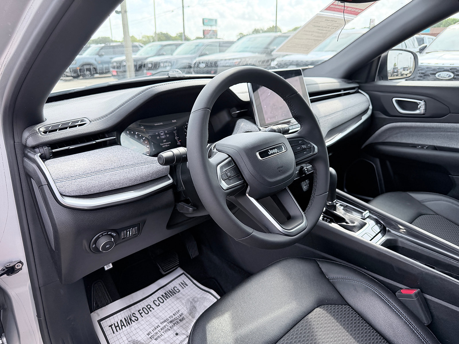 Used 2024 Jeep Compass Latitude AWD/4WD image 23