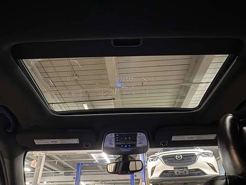 Used 2018 Jeep Grand Cherokee Limited AWD/4WD image 10