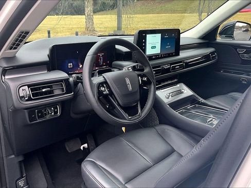 New 2026 Lincoln Aviator 2WD image 6