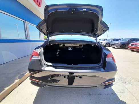 Used 2023 Hyundai Elantra SEL w/ Convenience Package FWD image 47