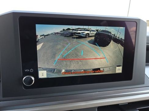 Used 2026 Toyota Tacoma SR5 AWD/4WD image 17