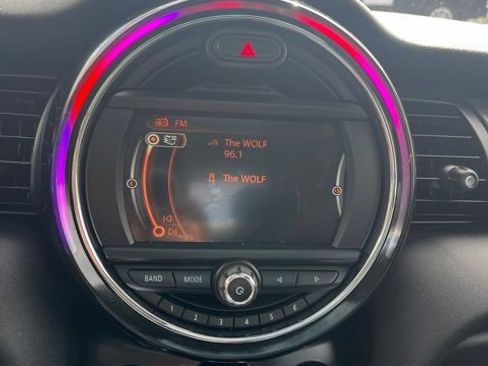 Used 2018 MINI Cooper 4-Door Hardtop FWD image 36