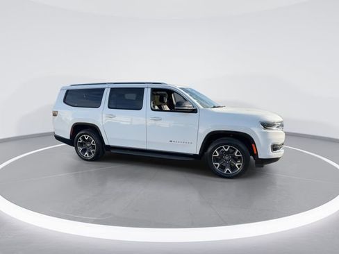 Used 2024 Jeep Wagoneer L Series III w/ Flexible Seating Group image 9