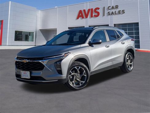 Used 2025 Chevrolet Trax LT w/ LT Convenience Package image 1