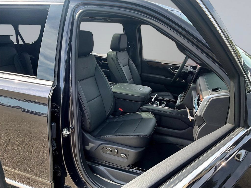 New 2026 GMC Yukon XL Denali w/ Sun & Power Step Package AWD/4WD image 11