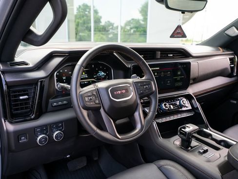 Used 2025 GMC Sierra 1500 AT4 w/ AT4 Premium Package AWD/4WD image 33