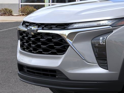 New 2026 Chevrolet Trax LS w/ LS Convenience Package FWD image 15