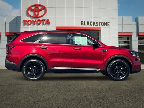 Used 2021 Kia Sorento S AWD/4WD image 2