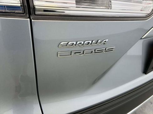 Certified 2025 Toyota Corolla Cross LE FWD image 11