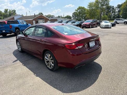 Used 2015 Chrysler 200 S FWD image 5