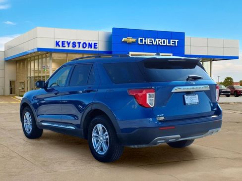 Used 2021 Ford Explorer XLT w/ Equipment Group 202A AWD/4WD image 5