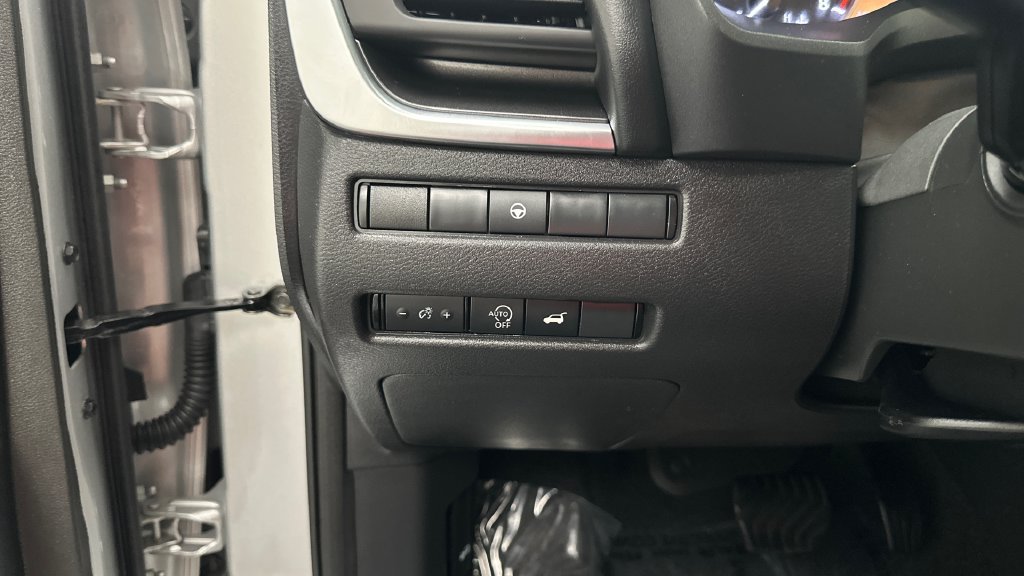 Certified 2023 Nissan Rogue SV w/ SV Premium B Package AWD/4WD image 28