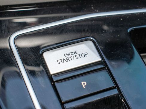 Used 2025 Volkswagen Golf w/ Euro Style Package image 31