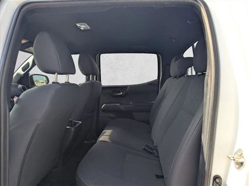 Used 2017 Toyota Tacoma TRD Sport image 14