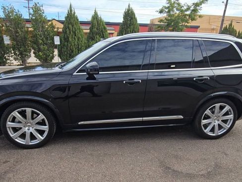 Used 2019 Volvo XC90 T8 Inscription w/ Luxury Package image 4