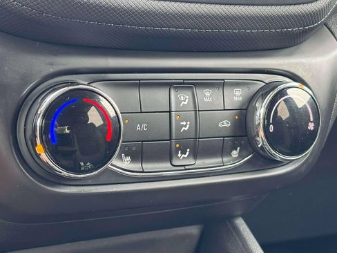 Used 2023 Chevrolet TrailBlazer LT FWD image 15