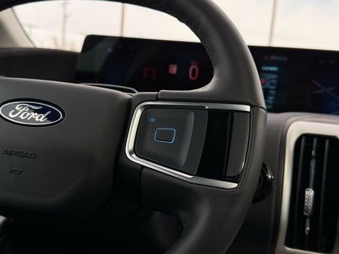 Used 2025 Ford Expedition Active image 10