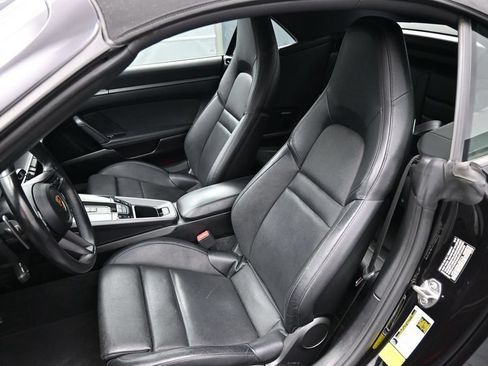 Certified 2020 Porsche 911 Carrera 4 AWD/4WD image 7