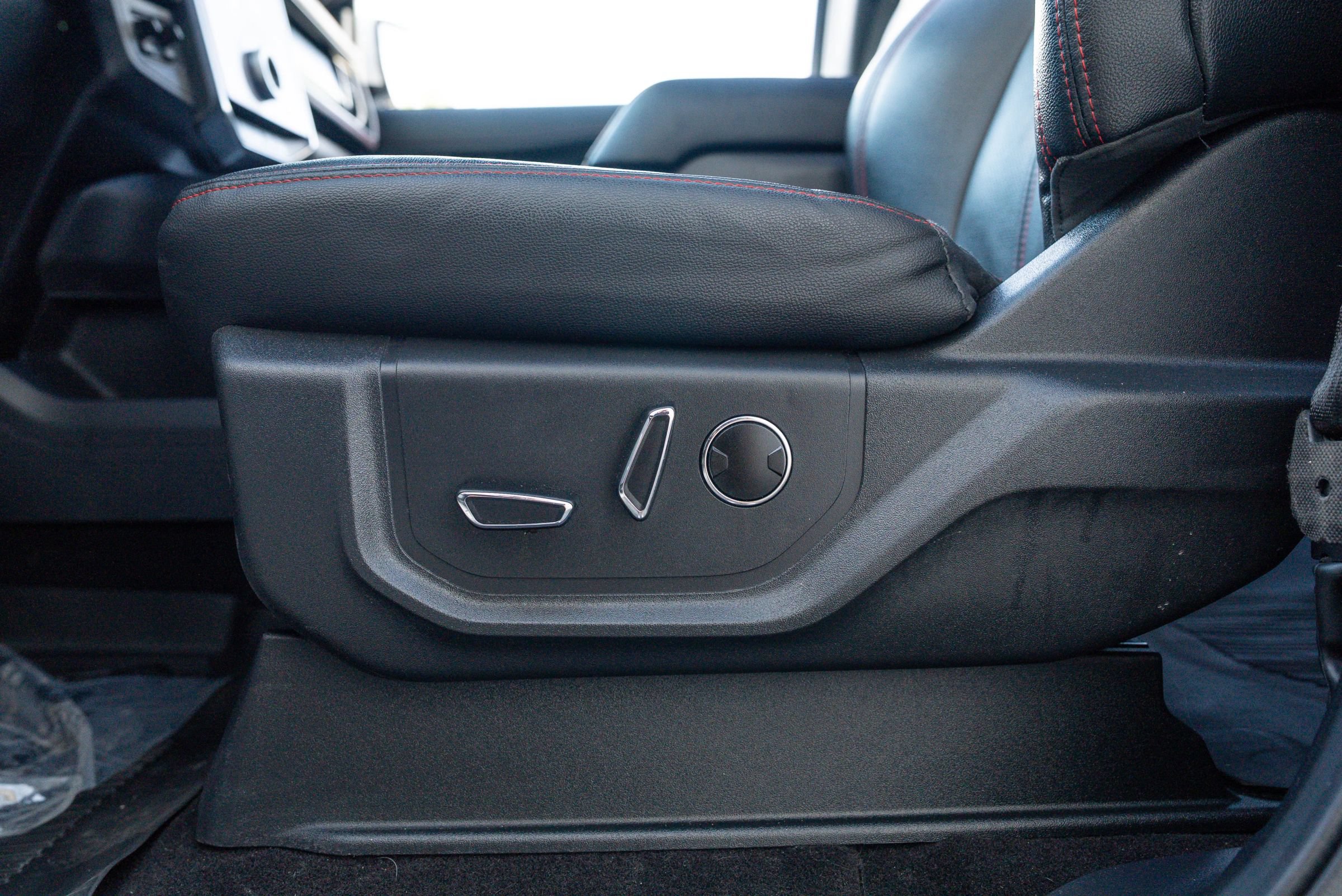 Used 2023 Ford Expedition Limited AWD/4WD image 25