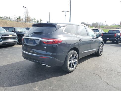 Used 2020 Buick Enclave Essence w/ Sport Touring Edition image 4