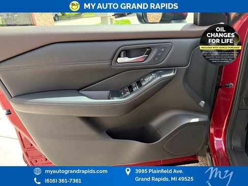 Used 2023 Nissan Rogue SL w/ SL Premium Package AWD/4WD image 10