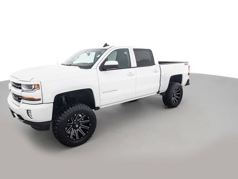 Used 2018 Chevrolet Silverado 1500 LT w/ All Star Edition image 9