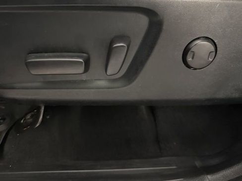 Used 2018 Toyota Tundra SR5 w/ SR5 Upgrade Package image 27