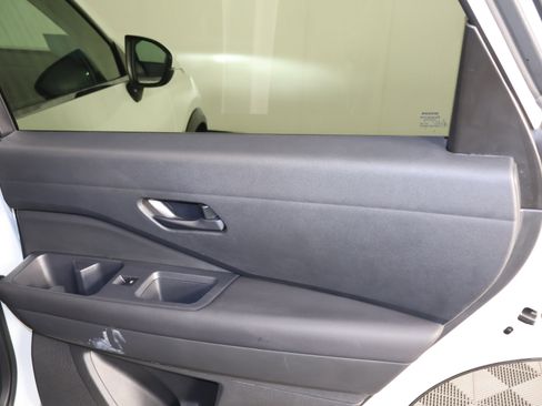 Used 2025 Nissan Pathfinder SV image 44