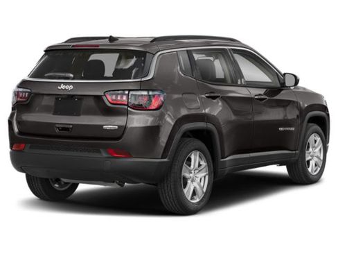 Certified 2022 Jeep Compass Latitude AWD/4WD image 3