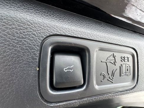 Used 2023 Ford Expedition Max Limited image 16