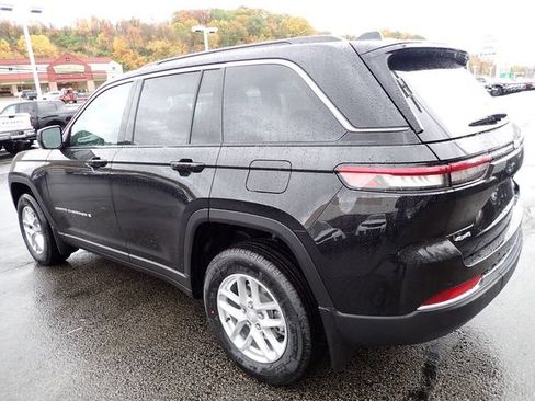 New 2025 Jeep Grand Cherokee Laredo X AWD/4WD image 3