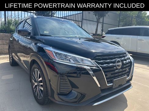 Used 2023 Nissan Kicks SV FWD image 1