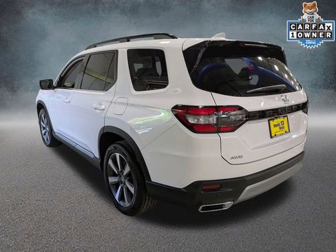 Used 2024 Honda Pilot Touring image 6