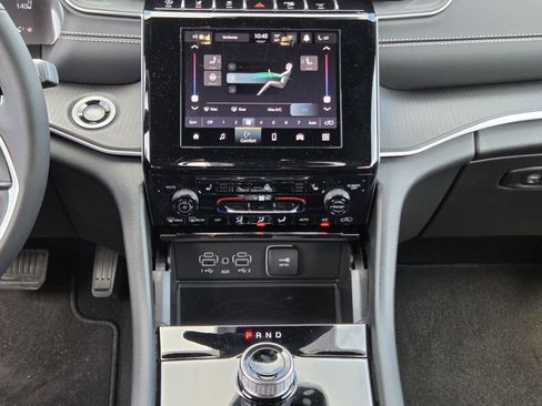 New 2025 Jeep Grand Cherokee Altitude RWD image 10