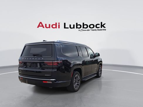 Used 2023 Jeep Wagoneer L Series II AWD/4WD image 8