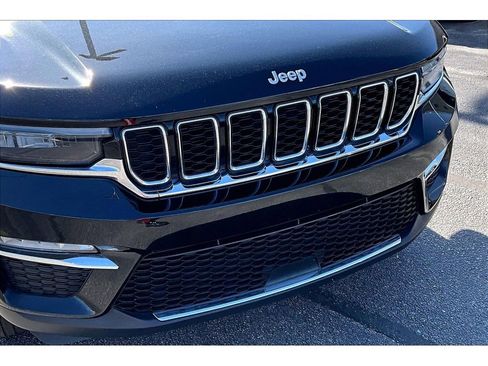 Used 2024 Jeep Grand Cherokee Limited AWD/4WD image 31
