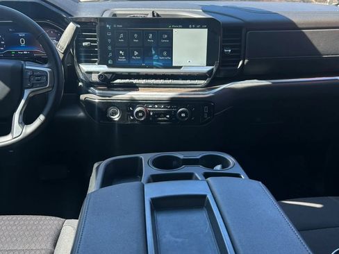Used 2024 Chevrolet Silverado 1500 LT image 48