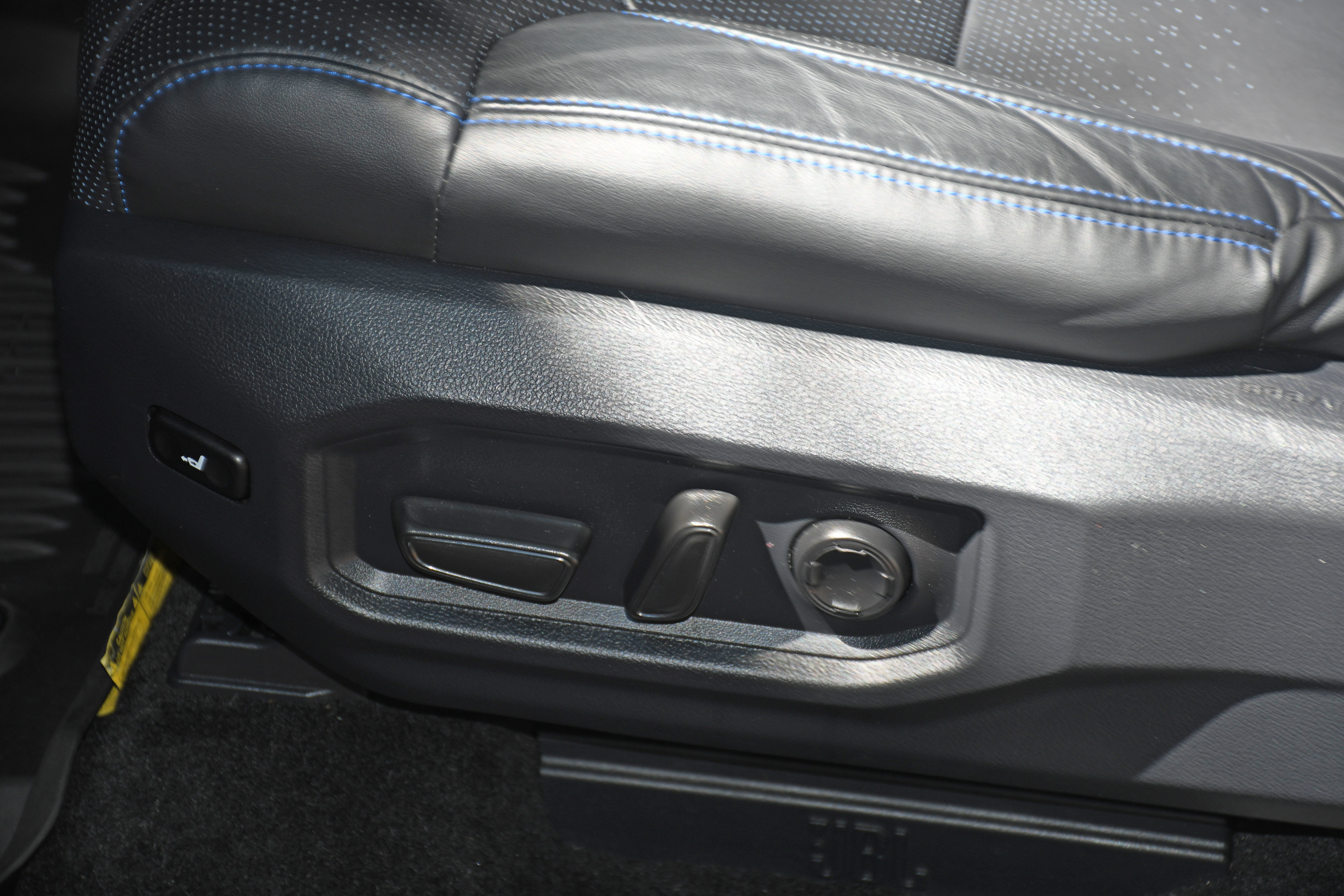 Certified 2025 Toyota Sequoia Platinum AWD/4WD image 9