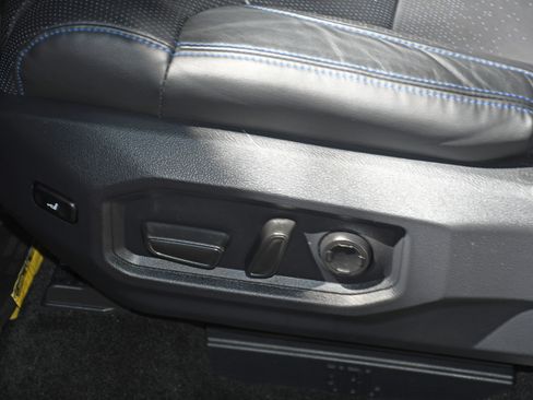 Certified 2025 Toyota Sequoia Platinum AWD/4WD image 9
