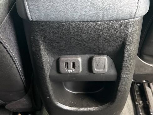 Used 2022 Chevrolet Colorado Z71 w/ Safety Package RWD image 13