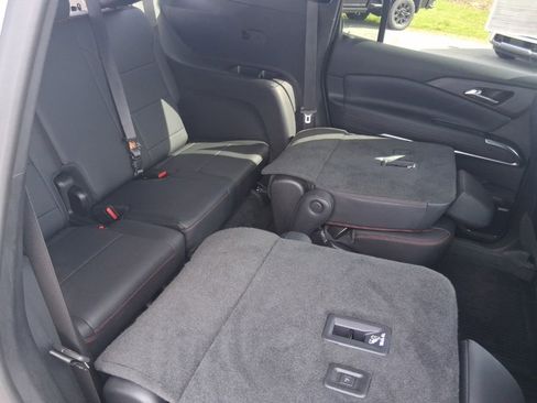 Used 2024 Chevrolet Traverse RS w/ LPO, Floor Liner Package AWD/4WD image 24